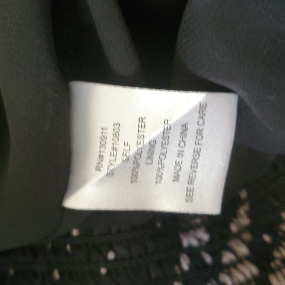 Daniel Rainn flouncy Black & Gray abstract pattern top. - Picture 6 of 6